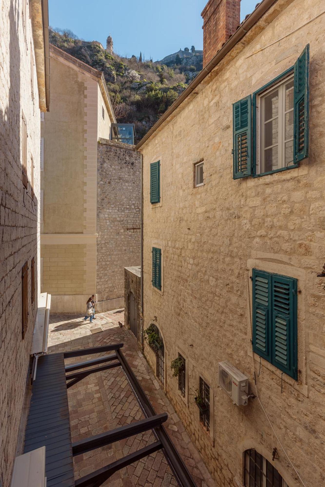 Old Town St Tryphon Apartment Kotor Bagian luar foto