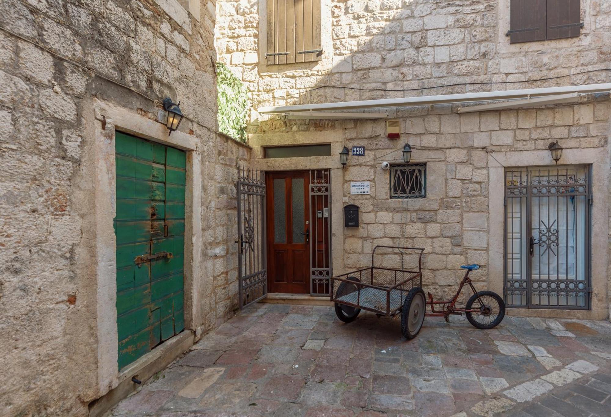 Old Town St Tryphon Apartment Kotor Bagian luar foto
